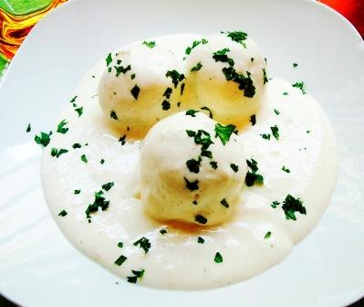 Pileće kuglice u bešamalu 