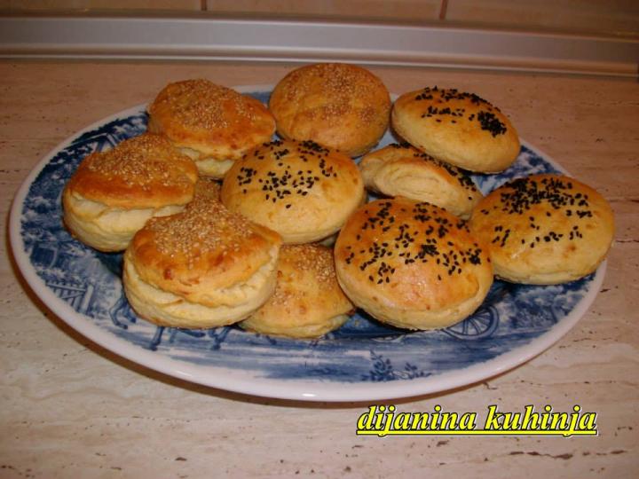 Pogacice  sa sirom  